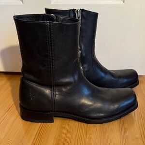 FRYE MEN'S CAMPUS INSIDE ZIP ANKLE BOOTS